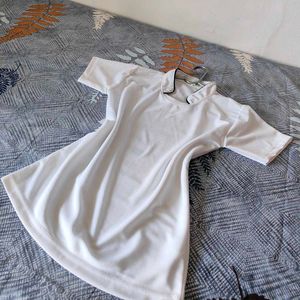 White casual tshirt