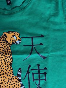 Cheetah Graphic crop Tee