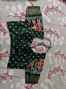 Vibrant Red &amp; Green Elephant Print Skirt