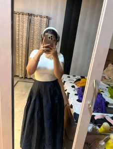 Flared Navy Skirt 💙🦋