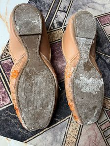 Embroidered Jutti Flats
