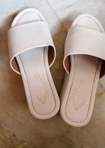 SHOETOPIA white platform heels