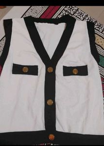 Cute Friends Graphic Tee &amp; V-Neck Vest Set