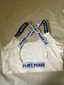 Comfortable seemles Bra and padded Sports