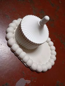 this is the ribber jar with oval bubble tray