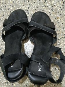 Black Elastic Strap Sandals
