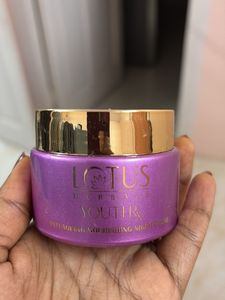 Lotus Herbals Youth Night Creme