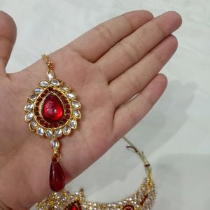Kundan Set With Tika And Earnings