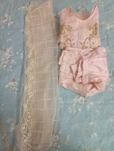 Elegant pink suit set
