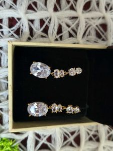 Elegant Drop Earrings with Oval Stones anti turnis