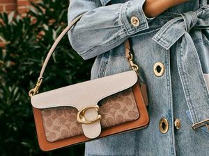 Coach Signature Shoulder Bag