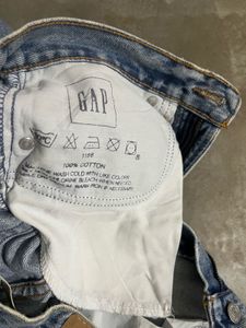 GAP Classic High-Waist Tapered Blue Jeans