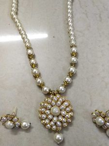 Beautiful Pearl Set With Earrings