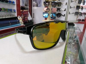 Sporty Black &amp; Yellow Sunglasses
