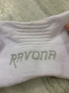 White Ravona Athletic Socks