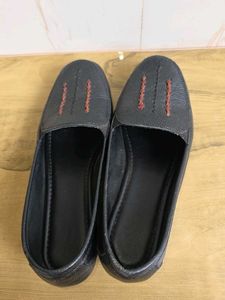 Classic Black leather Loafers
