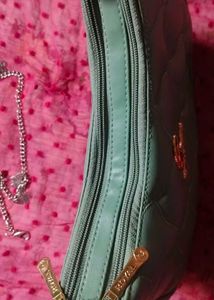 women's sling bag (new without tag)