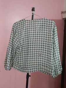Chic Houndstooth Print Button-Up Top