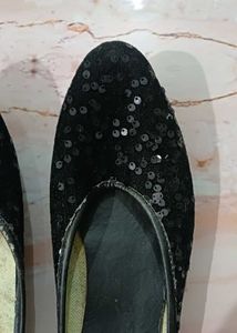 Sparkling Black Sequined Flats
