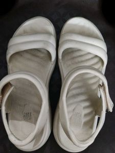 Comfortable White Flat Sandals