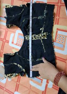 Elegant Floral Print crepe Saree
