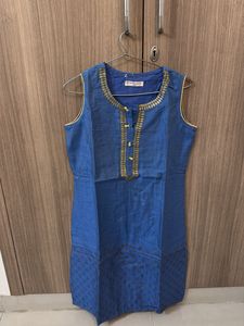 Blue silk Ethnic Sleeveless Kurti with inner