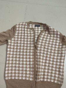 Stylish Houndstooth Knit Cardigan