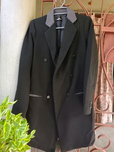 Branded New Beautiful Coat For Women 🖤🖤🖤