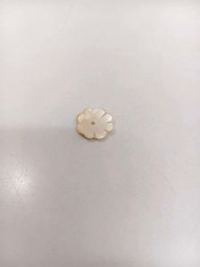 Flower  pendant shell pearl