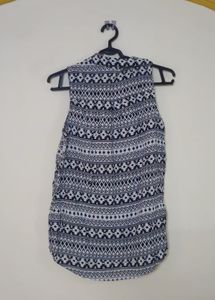 Sleeveless Geometric Print Shirt