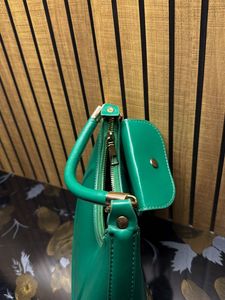 Stylish Green Crescent Shoulder Bag