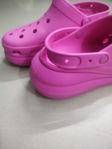 Fuchsia Brand new Platform Crocs original w..11 m.