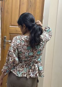Floral Print Square Neck Top