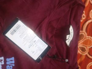 Maroon Graphic T-Shirt baggy