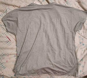 Uniqlo Grey T-Shirt | Basics | Size small