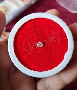 Sparkling Nose Pin gold