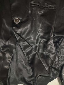 black fitted blazer