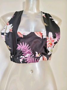 Floral Halter Crop Top Size S-M 30"-34"