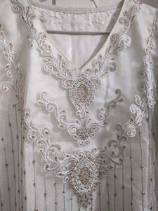 Elegant White Embroidered Kurta