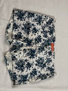 Freshgear Floral Printed Denim Shorts – Size 26