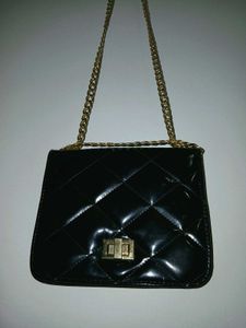 Elegant Black SideBag. 🖤