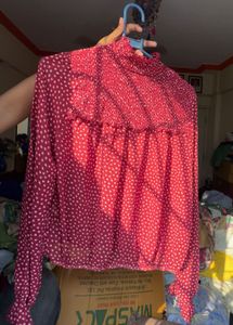 🌟🌟🫶🏻🫶🏻Red Polka Dot Smocked Top