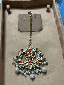 Beautiful kundan Maang Tikka with Pearls