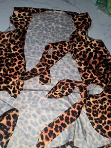 Leopard Print Tie-Front Crop Top 32-34