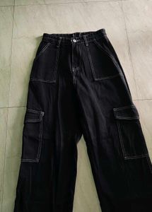 Urbanic baggy cargo jeans