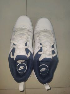 NIKE men Casual Shoes. Unused. No Coins.