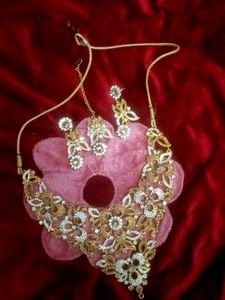 Elegant Gold-Toned Jewelry Set