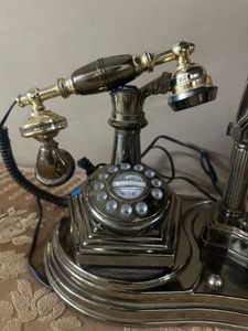 Vintage Rotary Phone &amp; Clock Decor