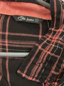 Chic Plaid Button-Up Shirt with L size