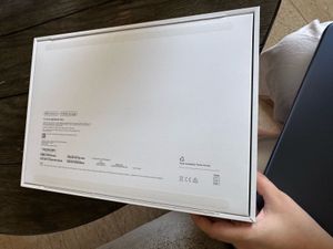 Apple MacBook Pro 13-inch box